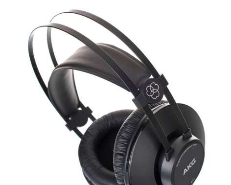 AKG K-52