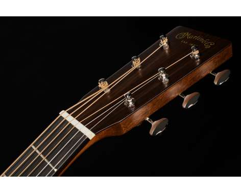 Martin Guitars D-18 Sunburst