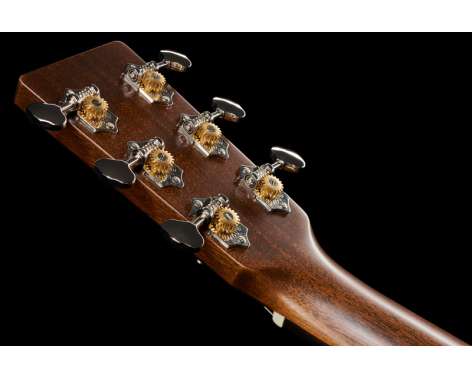 Martin Guitars D-18 Sunburst