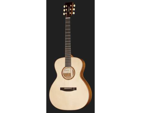 Lakewood M-18 Eigenart